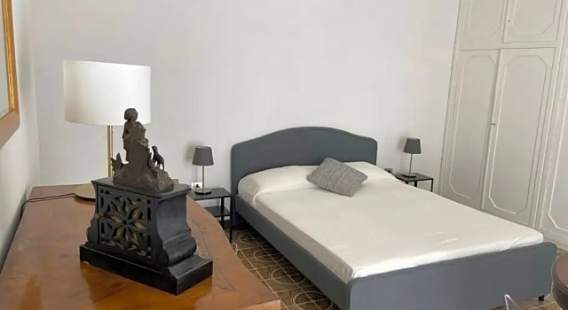 Rooms in San Domenico Maggiore 3, Забронировать Отель Отели Неаполя 3 звезды, рядом с Кафедральный собор Неаполя, 3*