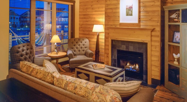 Четырёхместный люкс с 2 комнатами Hilton Grand Vacations Club Blue Mountain Canada