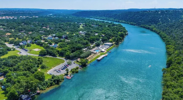 Коттедж Walk to Boat Launch: Stylish Austin Gem