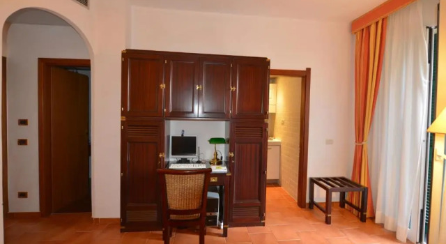 Трёхместный номер Standard с балконом Hotel Clelia