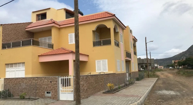 Pensao Entre Nòs, Prenota Hotel Tarrafal 