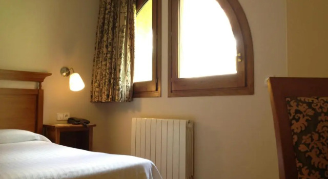 Трёхместный номер Standard Hotel Xalet Verdú