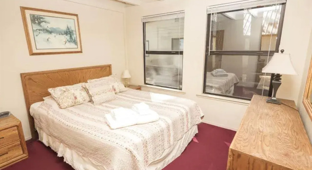 3195 Pasadena Avenue 6 Bedroom Home by RedAwning