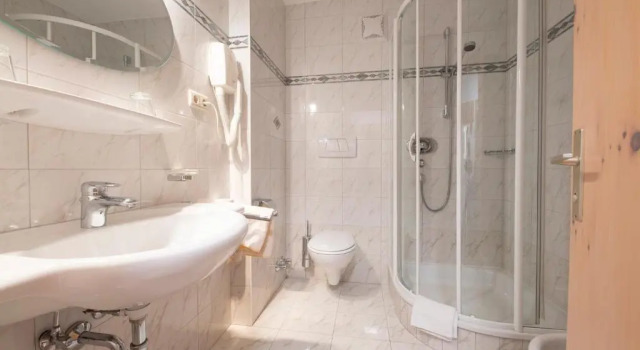 Hotel Toblacherhof, Забронировать Отель Отели Доббиако 3 звезды, рядом с Бугельный подъёмник Риенц (нижняя станция), 3*