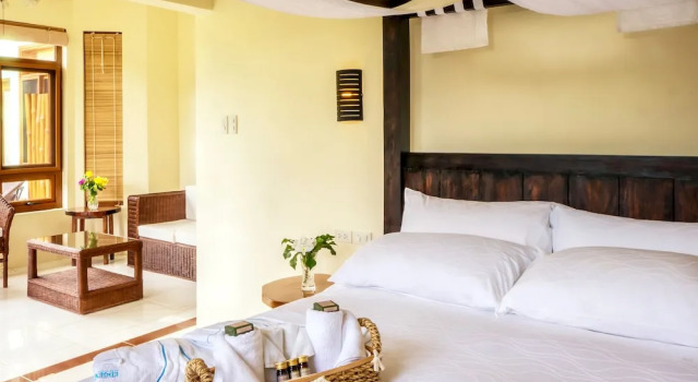 Номер Deluxe Edgewater Dive & Spa Resort