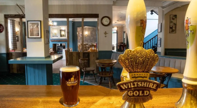 White Hart Hotel, Забронировать Отель Криклейд Уилтшир
