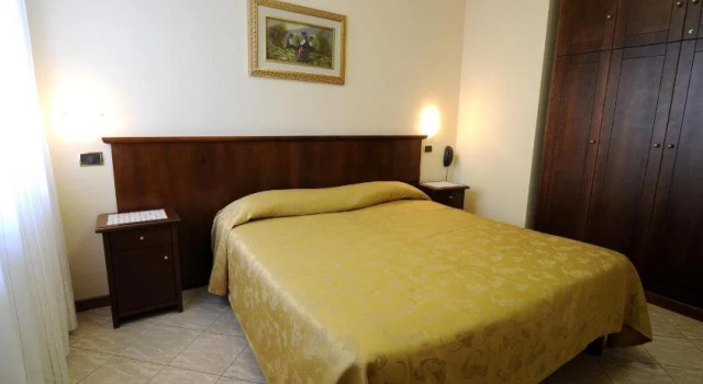 Albergo Ristorante Quadrifoglio, Book Hotel Urgnano Bergamo