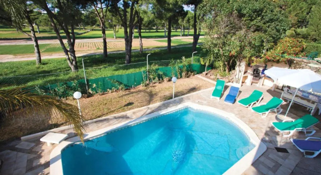 Вилла Spacious Retreat with Prime Location, Private pool, snooker, free AC Wifi