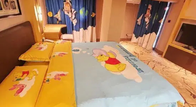 Семейный люкс Jinpin Feicui Hotel (Pingzhou Yuqijie Subway Station Branch Pingnan)