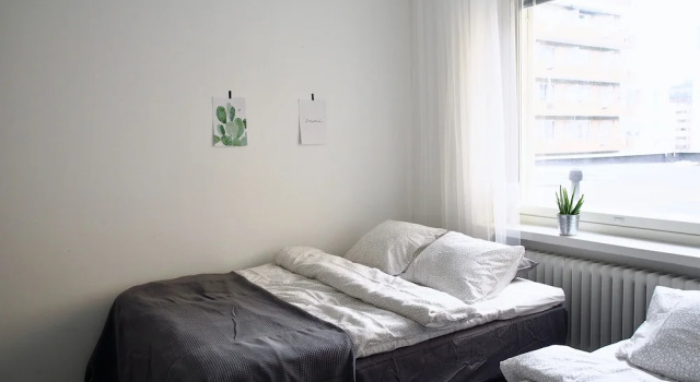 1BR Downtown Apt with Sauna, Hosts up to 8 Guests