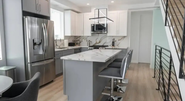 Коттедж Modern 3-4 BR Townhome Built 2023 w Office Bonus Room Garage EV Charger p64