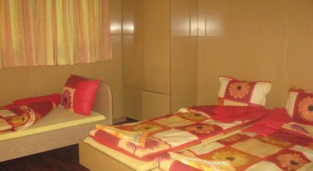 Lucky Bungalows, Book Hotel Hoteller i Elena med pool, Swimmingpool