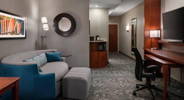 Четырёхместный полулюкс Courtyard by Marriott Maui Kahului Airport