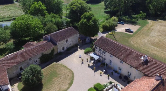 Коттедж с 3 комнатами Gites Le Clos de Saires