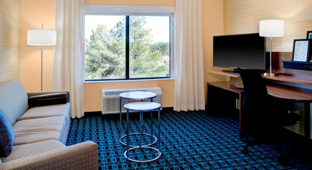 Четырёхместный люкс Fairfield Inn & Suites by Marriott Flagstaff East