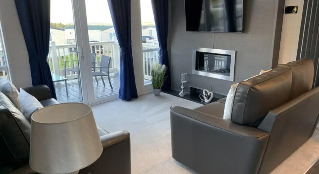 Lola Lodge - Luxury Hot Tub Retreat