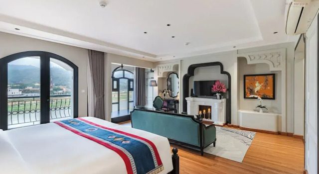 Ella Riverside Lao Cai Hotel