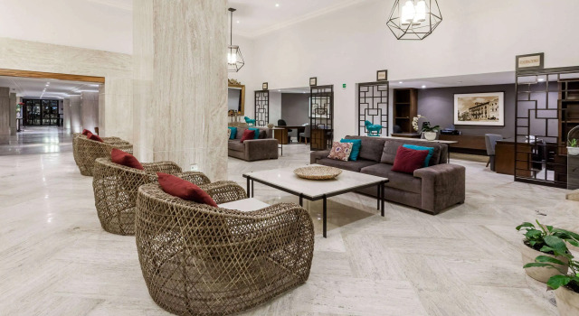 Ramada Plaza by Wyndham Leon, Забронировать Отель Леон Гуанахуато