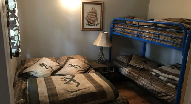 Longmuir's Hidden Cove Cottage Resort, Reserva ahora Resort Addington Highlands Canadá