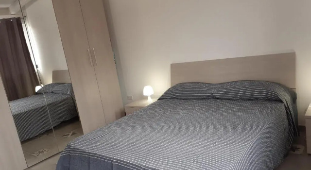 Mansarda con terrazza a 50 metri dal mare, Buchen Sie Ferienwohnung Hotels in Sizilien mit Parkplatz, Parkplätze