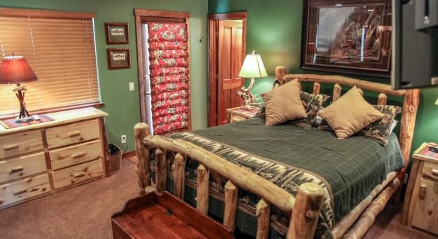 Forest Creek 28 Rustic Updated Condo by RedAwning