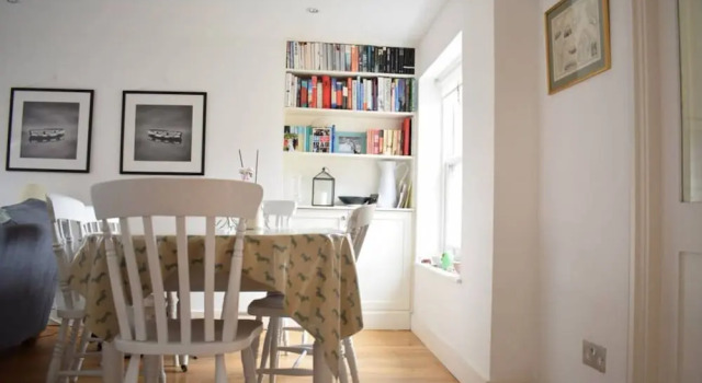 2 Bedroom Maisonette With Roof Terrace Sleeps 4