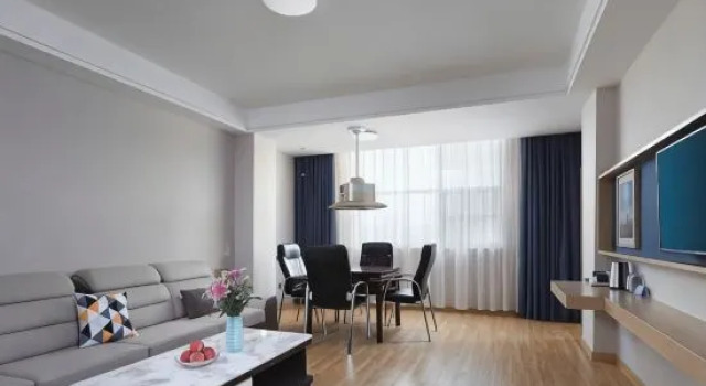 Люкс с красивым видом из окна Kyriad Marvelous Hotel Yiyang Ziyang