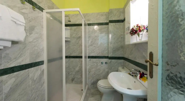 Трёхместный номер Standard с балконом и seafront Hotel Biagiotti