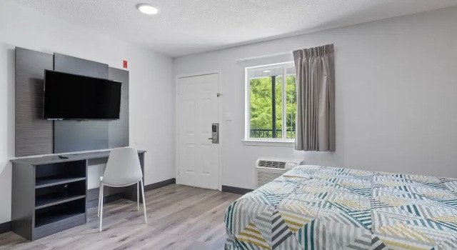 Southern Suites Pensacola Davis, Rezerwuj Hotel Ferry Pass Stany Zjednoczone