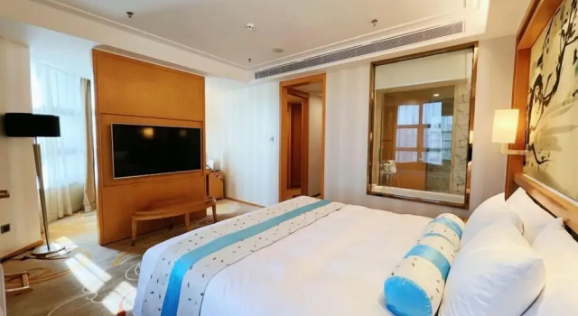 Люкс Business Menshine Gloria Plaza Hotel