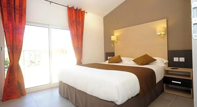 Апартаменты The Originals City, Hôtel Les Bastides du Gapeau