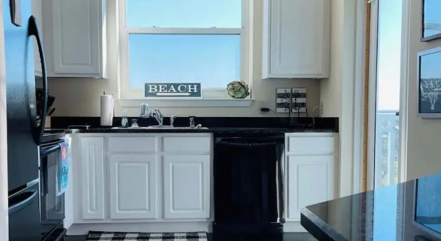Номер Standard Spacious Beachview End Unit in Legacy Tower 1 -1001 - 3 Bedroom 3 Bath Condo