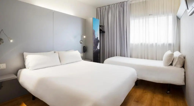 Двухместный номер Standard B&B HOTEL Figueres