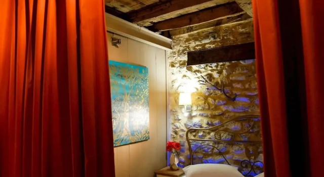 Апартаменты Antique Luxury Groundfloor Suite