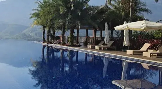 Mountain View Water System Villa, Prenota Villa Hotel a Yunnan con piscina, Piscina