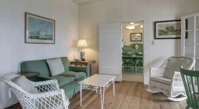 1111 Middle Street by Avantstay Charming Historic Cottage Featured in "dear John" Movie Beach Access