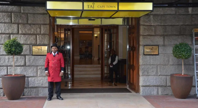 Taj Luxury Suite, Забронировать Отель Отели Кейптауна 5 звезд, рядом с Signal Hill Noon Gun, 5*