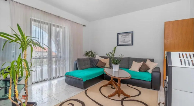 Amazing Apartment in Novi Vinodolski With Wifi and 3 Bedrooms, Забронировать Апартаменты/квартира Нови-Винодолски Приморско-Горанская жупания