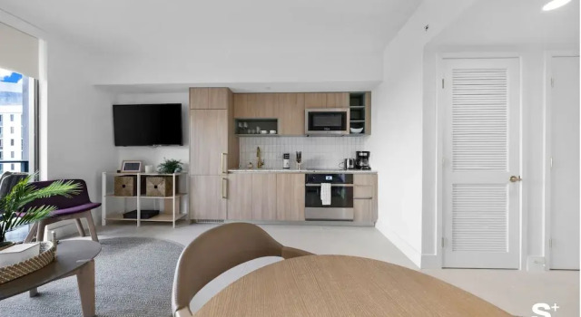 Luxe 1-BR with Stunning Downtown Views, Забронировать Отель СПА-отели Miami Metropolitan Area, SPA-услуги
