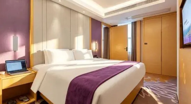 Люкс Deluxe Lavande Hotel (Huizhou Jiangbei)