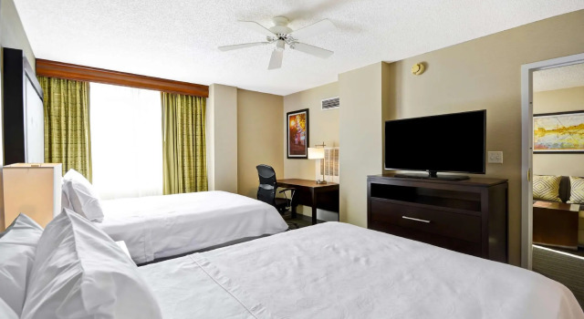 Двухместный люкс с 2 комнатами Homewood Suites by Hilton Dulles Int'l Airport