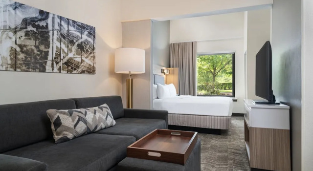Люкс SpringHill Suites West Mifflin