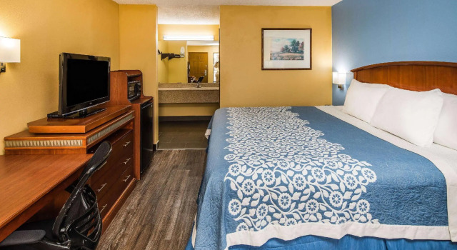 Люкс Days Inn by Wyndham Oak Grove/Ft. Campbell