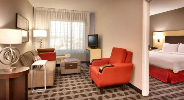Двухместный люкс с 2 комнатами TownePlace Suites Omaha West
