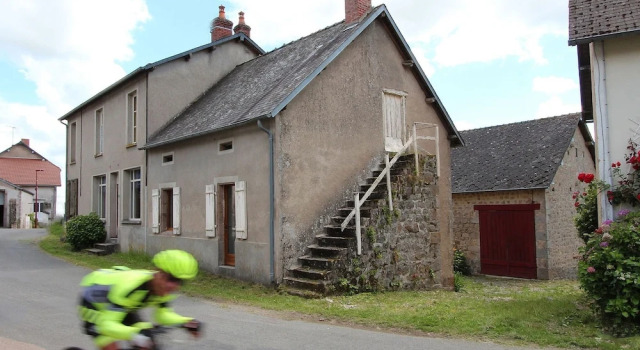 Countryside Holiday Home in Poil With Private Garden, Rezerwuj Hotel Poil Morvan