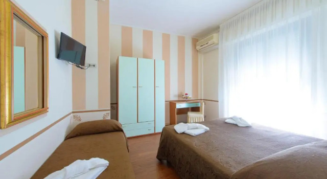 Трёхместный номер Standard с балконом MH Hotel Maracaibo