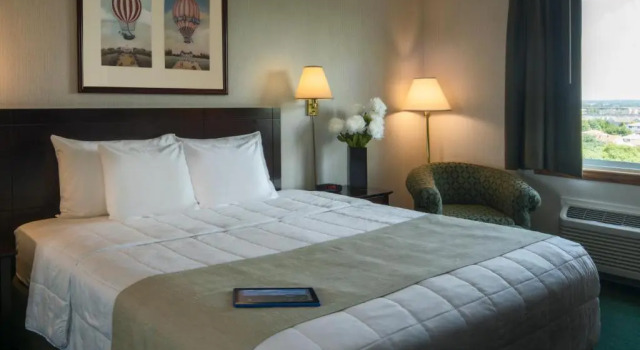 Номер Standard Meadowlands Plaza Hotel