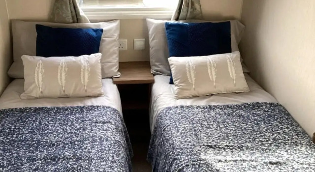 Immaculate 8-bed Cabin in Tattershall Lake