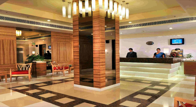 Hometel, Rezervovat Hotel Hotely v Chandigarh Region se snídaní, Snídaně