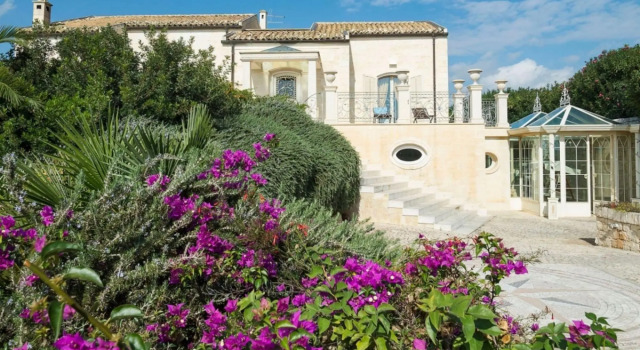 Luxurious villa with pool and wellness area at 2 km from the beach-VILLA DEL DRAGO, Забронировать Вилла СПА-отели Донналуката, SPA-услуги